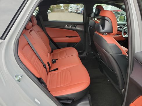 Certified 2023 Kia Sportage SX image 12