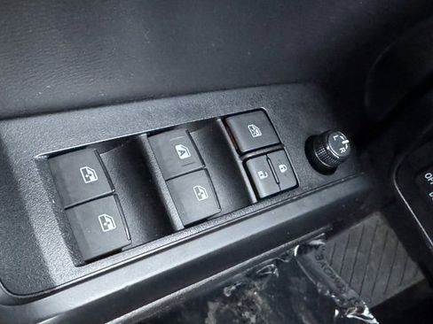 Certified 2022 Toyota Tacoma SR image 29