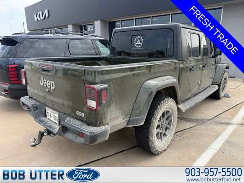 Used 2022 Jeep Gladiator Overland AWD/4WD image 3