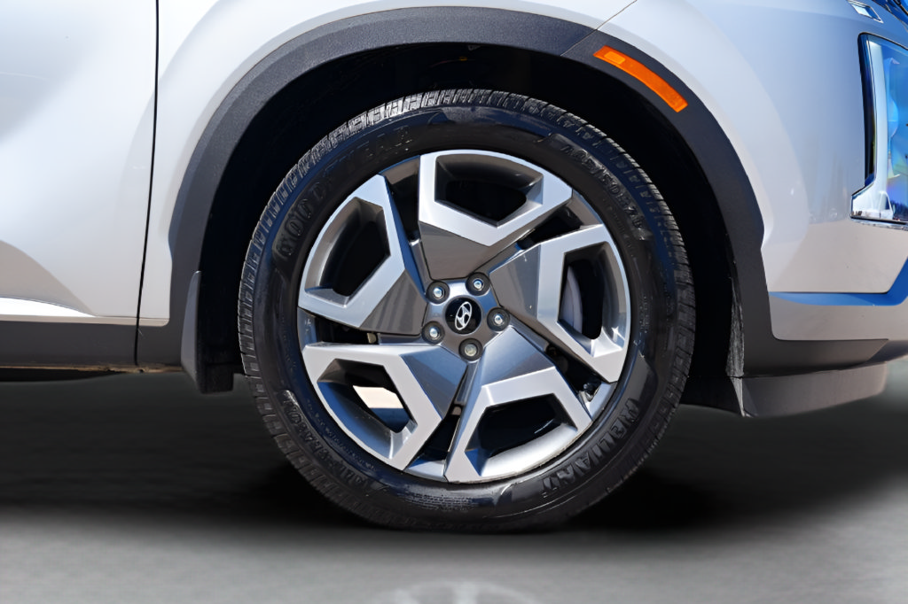 Certified 2023 Hyundai Palisade Limited AWD/4WD image 9