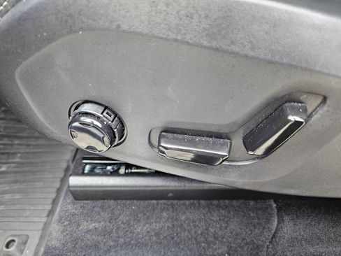 Certified 2023 Volvo XC90 B6 Ultimate w/ Lounge Package AWD/4WD image 27