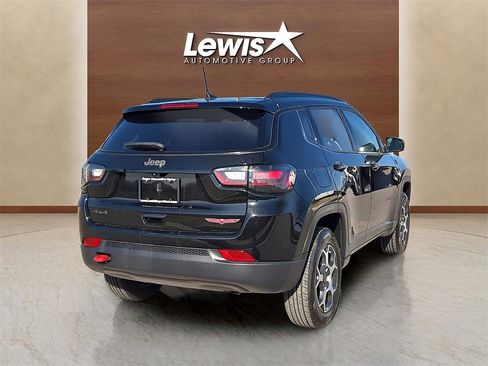 Used 2022 Jeep Compass Trailhawk w/ Trailhawk Elite Group image 4