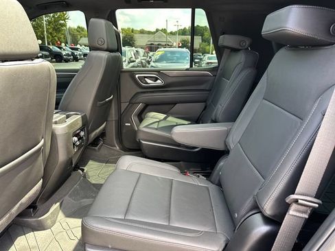 Used 2024 Chevrolet Tahoe Z71 w/ Luxury Package AWD/4WD image 15
