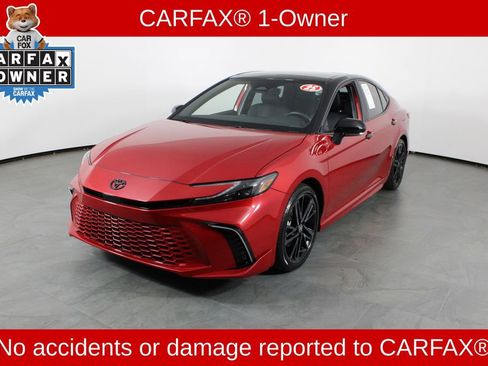 Used 2025 Toyota Camry XSE FWD image 2