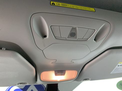 Used 2020 Ford Transit Connect XL FWD image 27