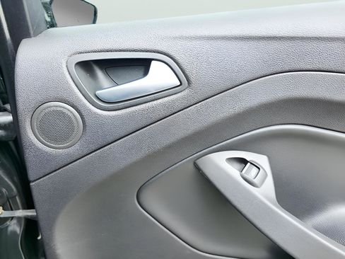 Used 2017 Ford Escape Titanium image 17