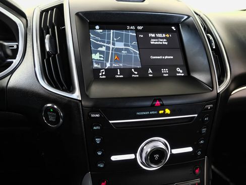 Used 2019 Ford Edge Titanium image 30