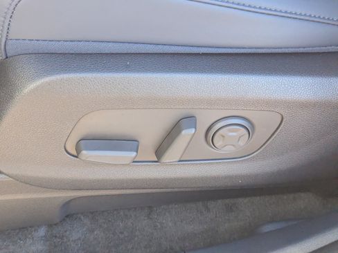 New 2026 Kia Carnival EX image 21