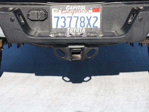 Used 2020 Toyota Tacoma TRD Off-Road image 5