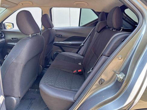 Used 2021 Nissan Kicks S FWD image 34