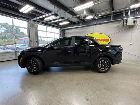 Used 2024 Hyundai Santa Cruz SEL AWD/4WD image 2