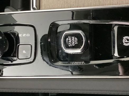 New 2026 Volvo XC90 B6 Plus w/ Protection Package Premier image 28