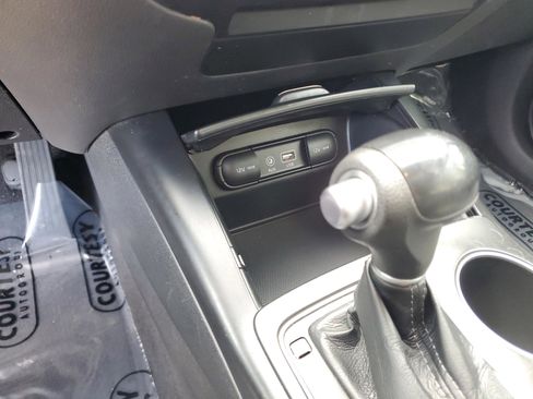 Certified 2017 Kia Sorento LX image 22