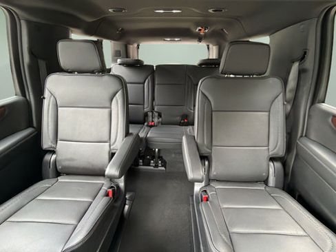 Used 2025 GMC Yukon XL Denali AWD/4WD image 20