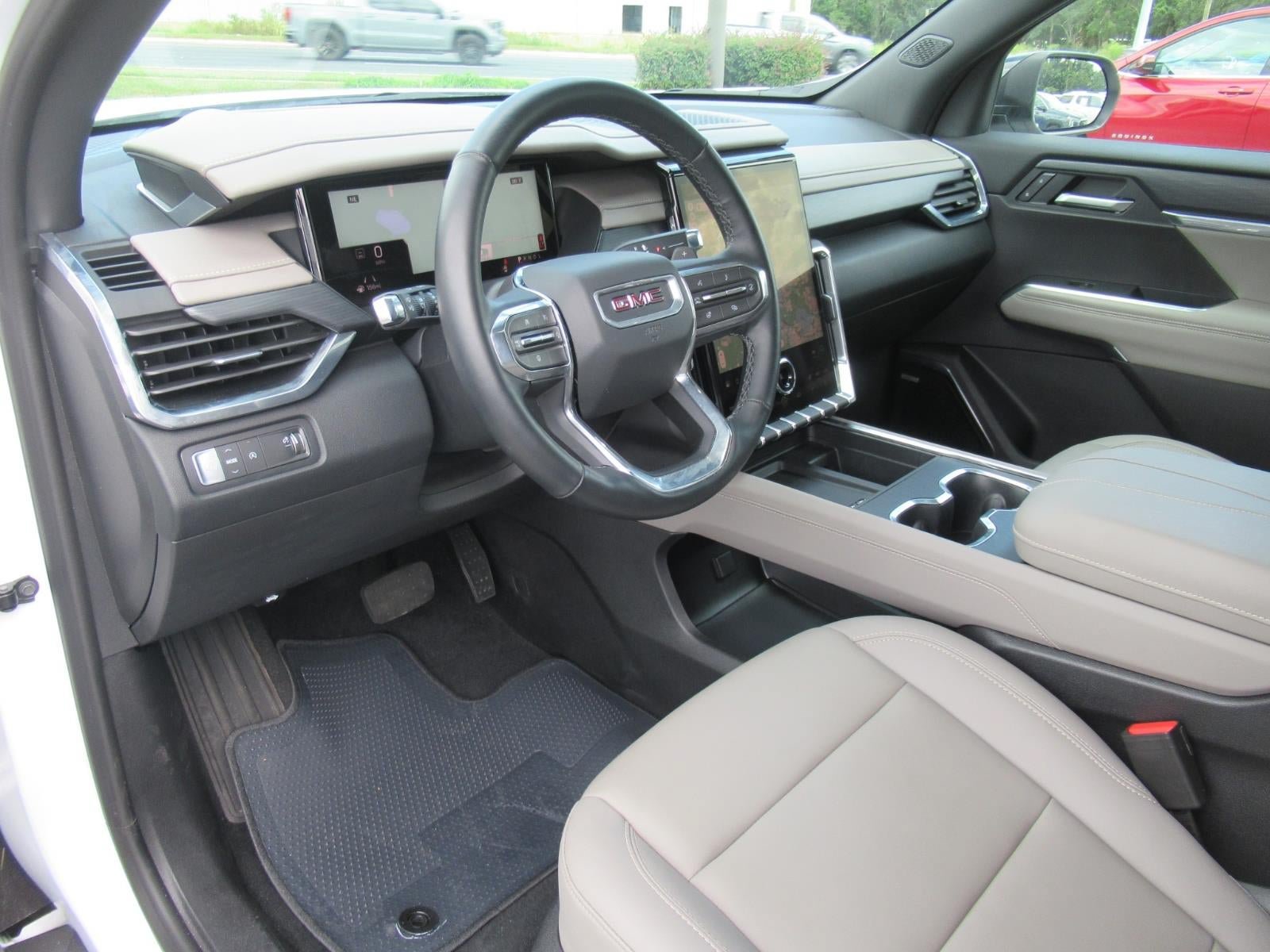 Used 2026 GMC Acadia Elevation w/ Elevation Premium Package FWD image 19