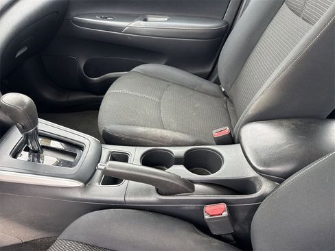 Used 2016 Nissan Sentra S image 21