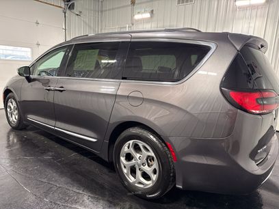 Used 2023 Chrysler Pacifica Limited