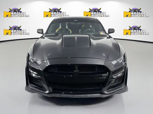 Used 2021 Ford Mustang Shelby GT500 w/ Carbon Fibre Track Pack RWD image 2
