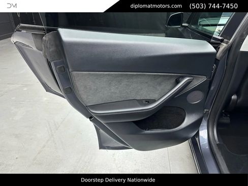 Used 2023 Tesla Model Y Long Range image 25