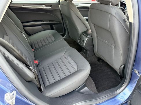 Used 2019 Ford Fusion SE FWD image 29