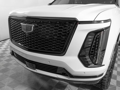 Used 2026 Cadillac Escalade Platinum Sport w/ LPO, Floor Liner Package image 34