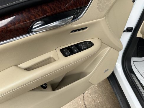 Used 2019 Cadillac XT5 Luxury FWD image 14