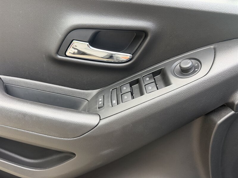 Used 2021 Chevrolet Trax LS w/ Tint and Cruise Package FWD image 18
