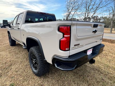 New 2026 Chevrolet Silverado 2500 ZR2 image 23