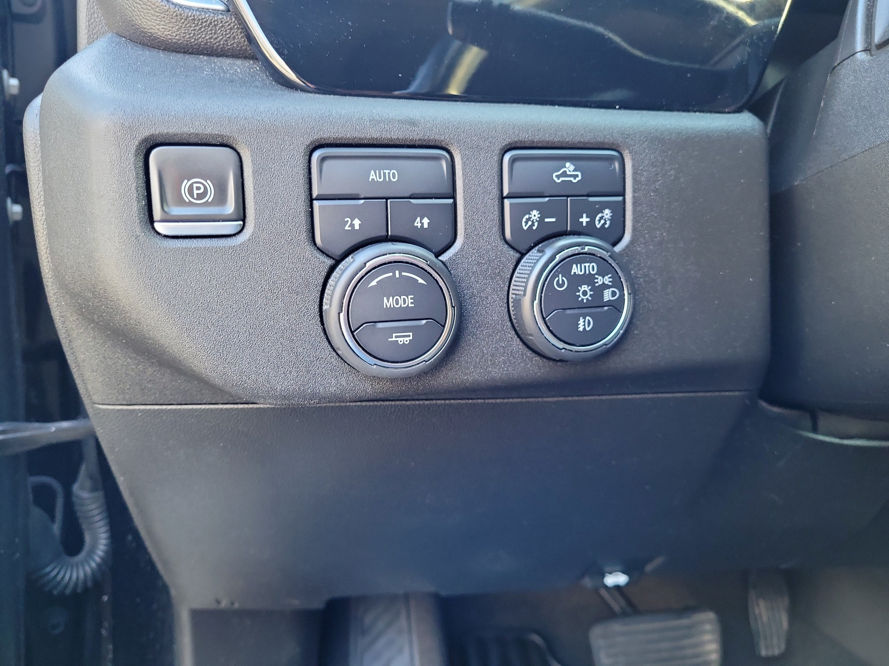 Used 2024 Chevrolet Silverado 1500 RST AWD/4WD image 13