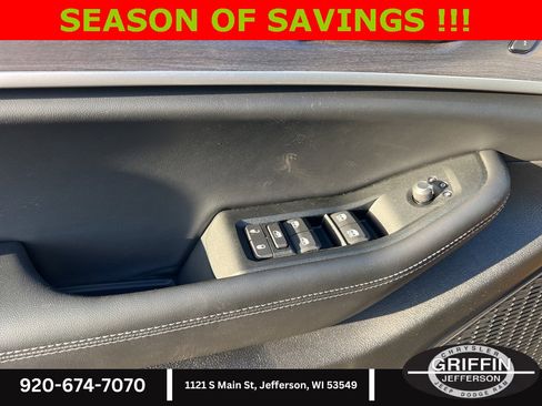 New 2025 Jeep Grand Cherokee Limited w/ Luxury Tech Group II image 18