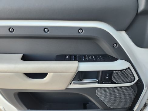 Used 2023 Land Rover Defender 130 First Edition image 22