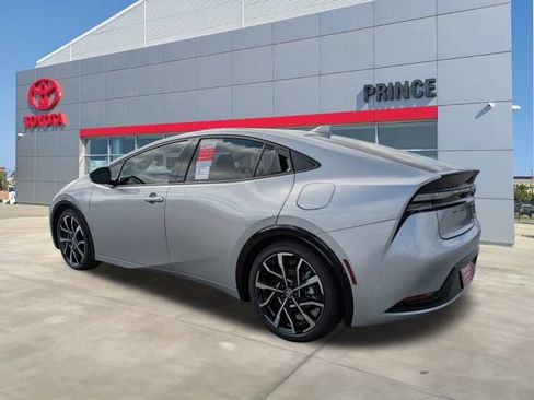 New 2025 Toyota Prius Plug-In Hybrid FWD image 6