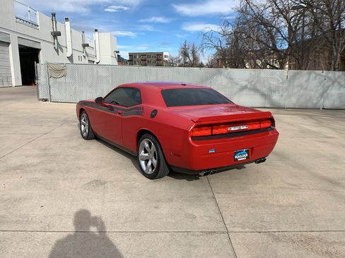 Used 2013 Dodge Challenger R/T image 3