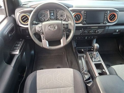 Used 2022 Toyota Tacoma TRD Sport image 11