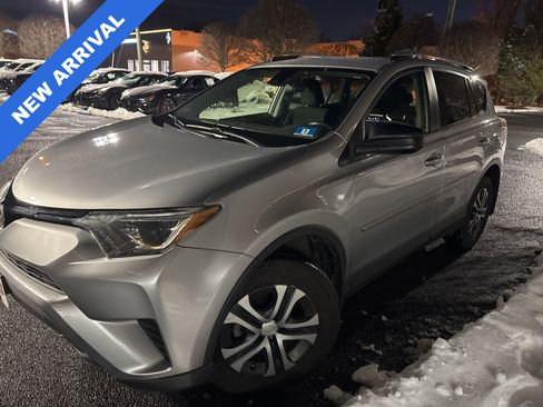 Used 2018 Toyota RAV4 LE w/ All Weather Liner Package image 31