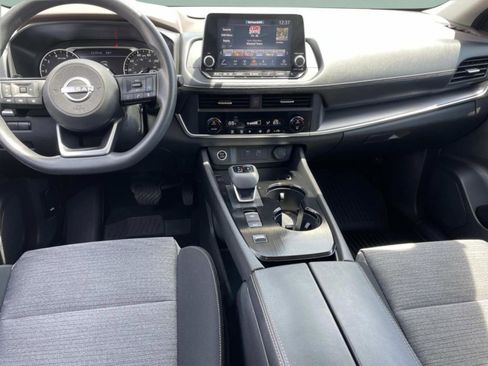 Used 2023 Nissan Rogue SV FWD image 10