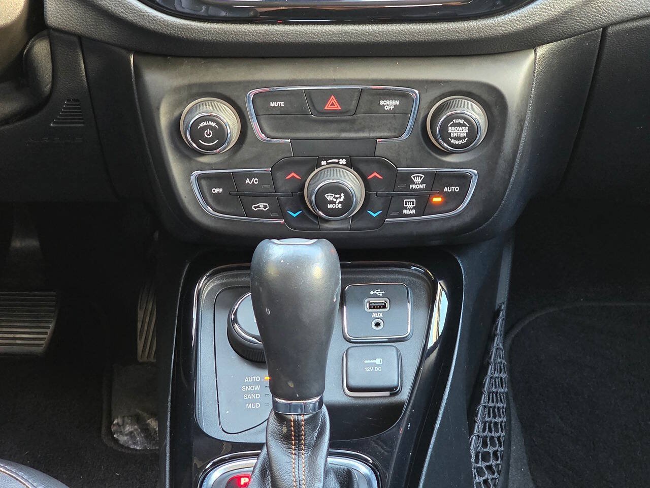 Used 2018 Jeep Compass Limited w/ Navigation Group AWD/4WD image 26