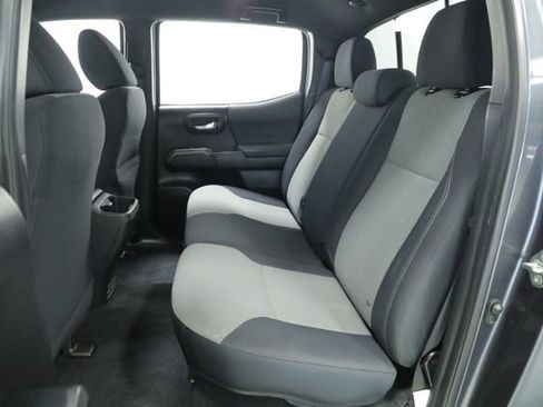 Used 2020 Toyota Tacoma TRD Off-Road image 29