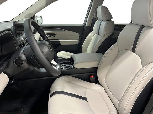 New 2026 Honda Pilot Touring image 15