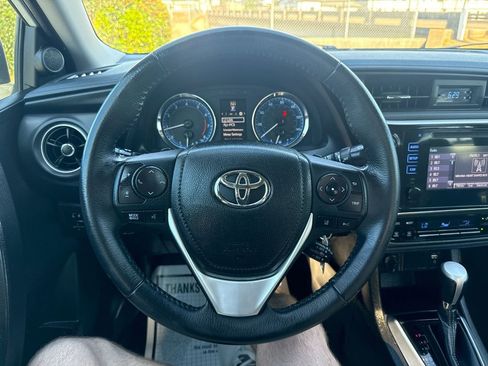 Used 2018 Toyota Corolla SE FWD image 25