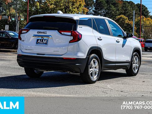 Used 2024 GMC Terrain SLE image 5