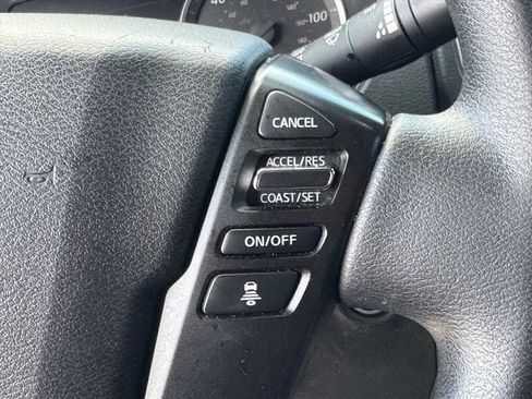 Certified 2025 Nissan Frontier SV RWD image 17