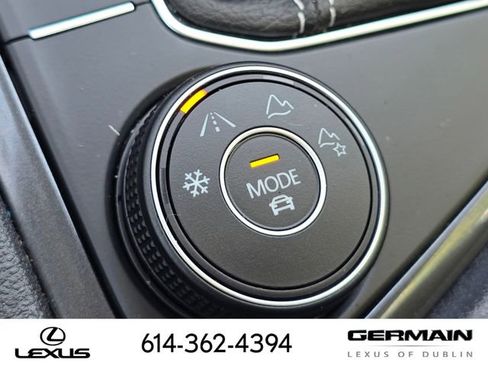 Used 2023 Volkswagen Tiguan SE w/ Panoramic Sunroof Package AWD/4WD image 13