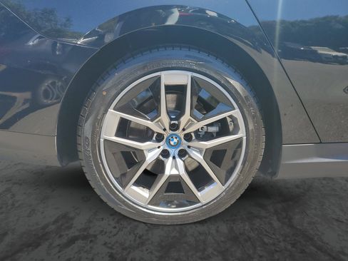 Used 2024 BMW i5 eDrive40i RWD image 5