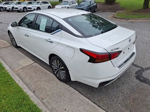 Used 2023 Nissan Altima 2.5 SV image 6