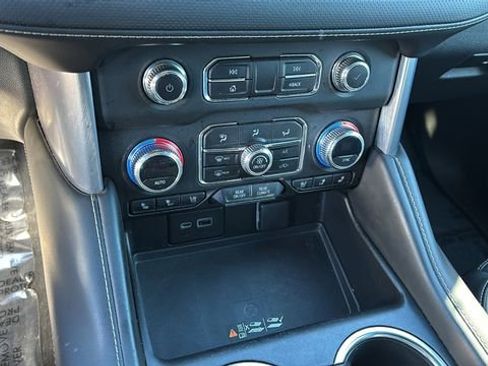 Used 2023 GMC Yukon SLT image 30