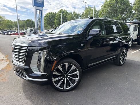 Used 2025 Cadillac Escalade Premium Luxury Platinum image 5