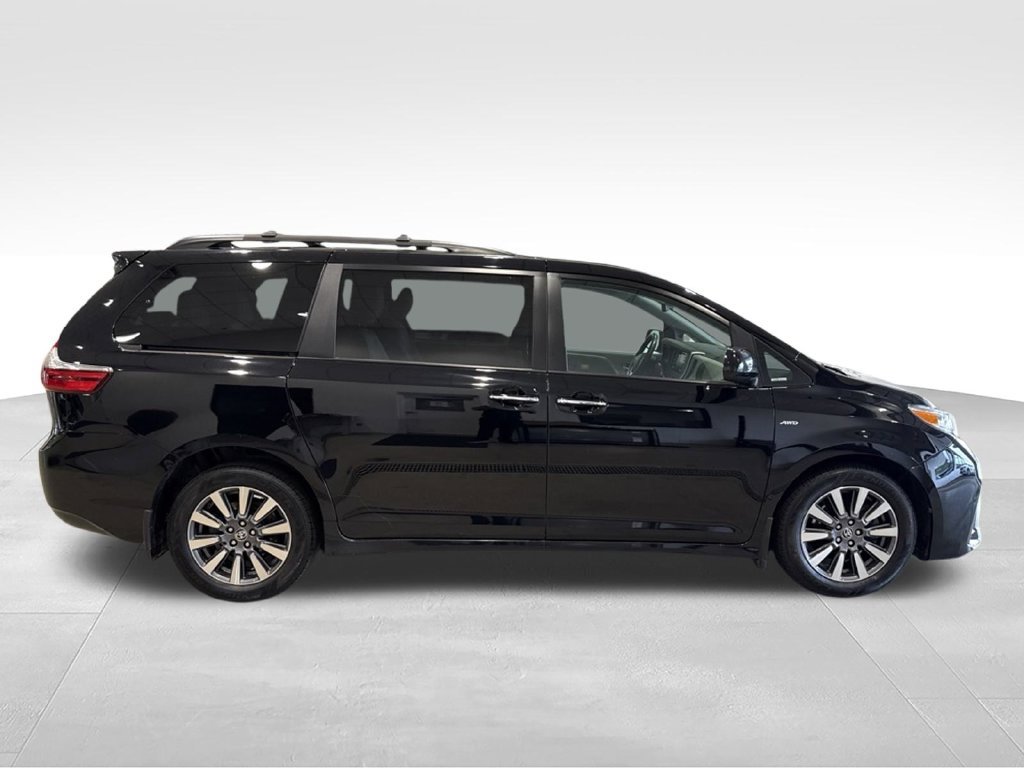 Used 2020 Toyota Sienna XLE w/ XLE Navigation Package AWD/4WD image 8