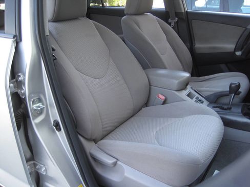 Used 2011 Toyota RAV4 2WD w/ Upgrade Value Pkg image 25