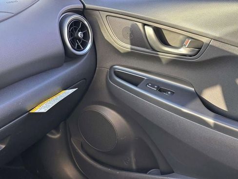 Used 2023 Hyundai Kona SEL image 31